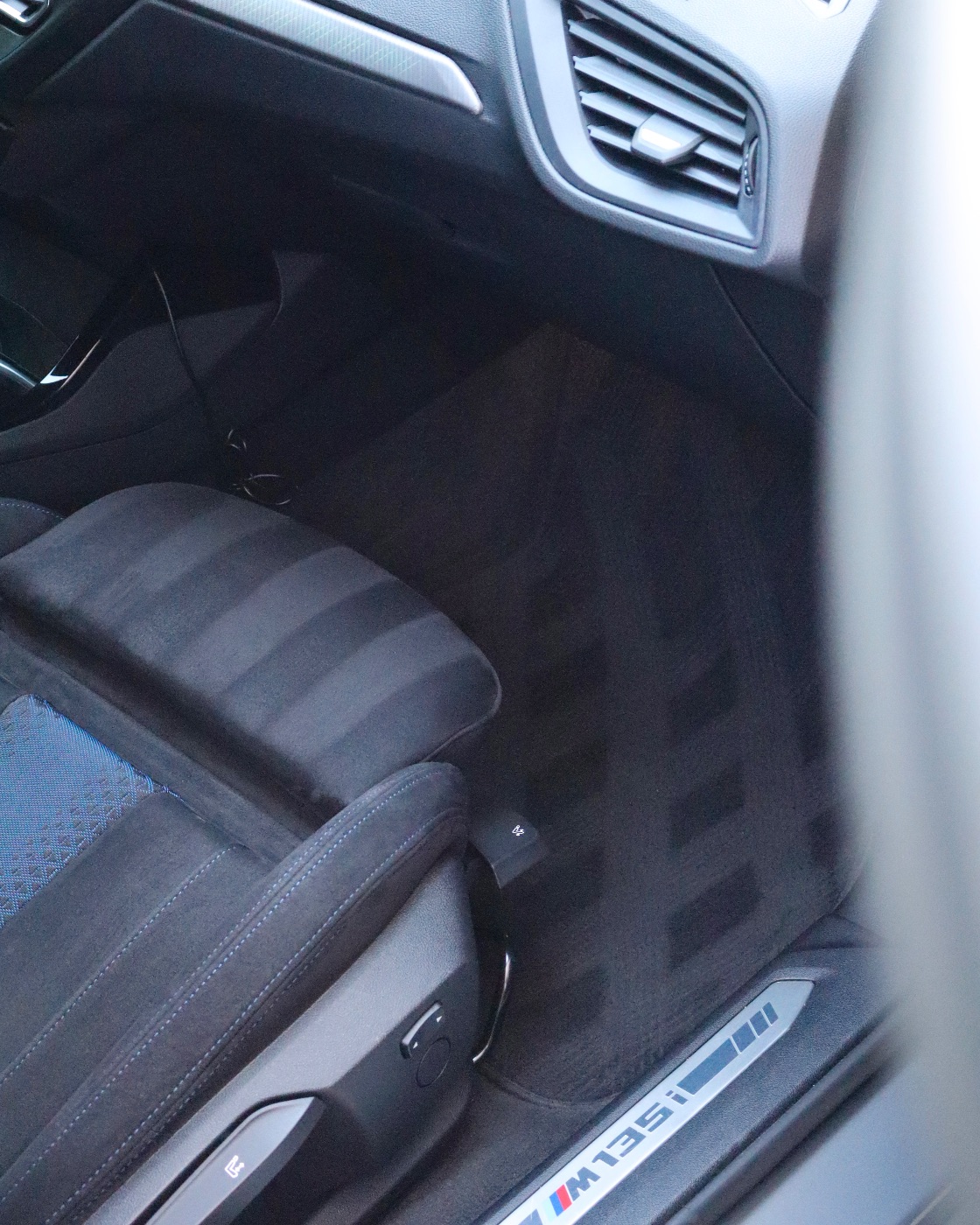 BMW M135i — Detailing Interno completo + Lavaggio sedili in Alcantara