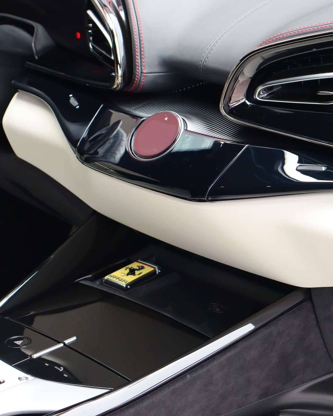 Ferrari Purosangue — Detailing Interno completo