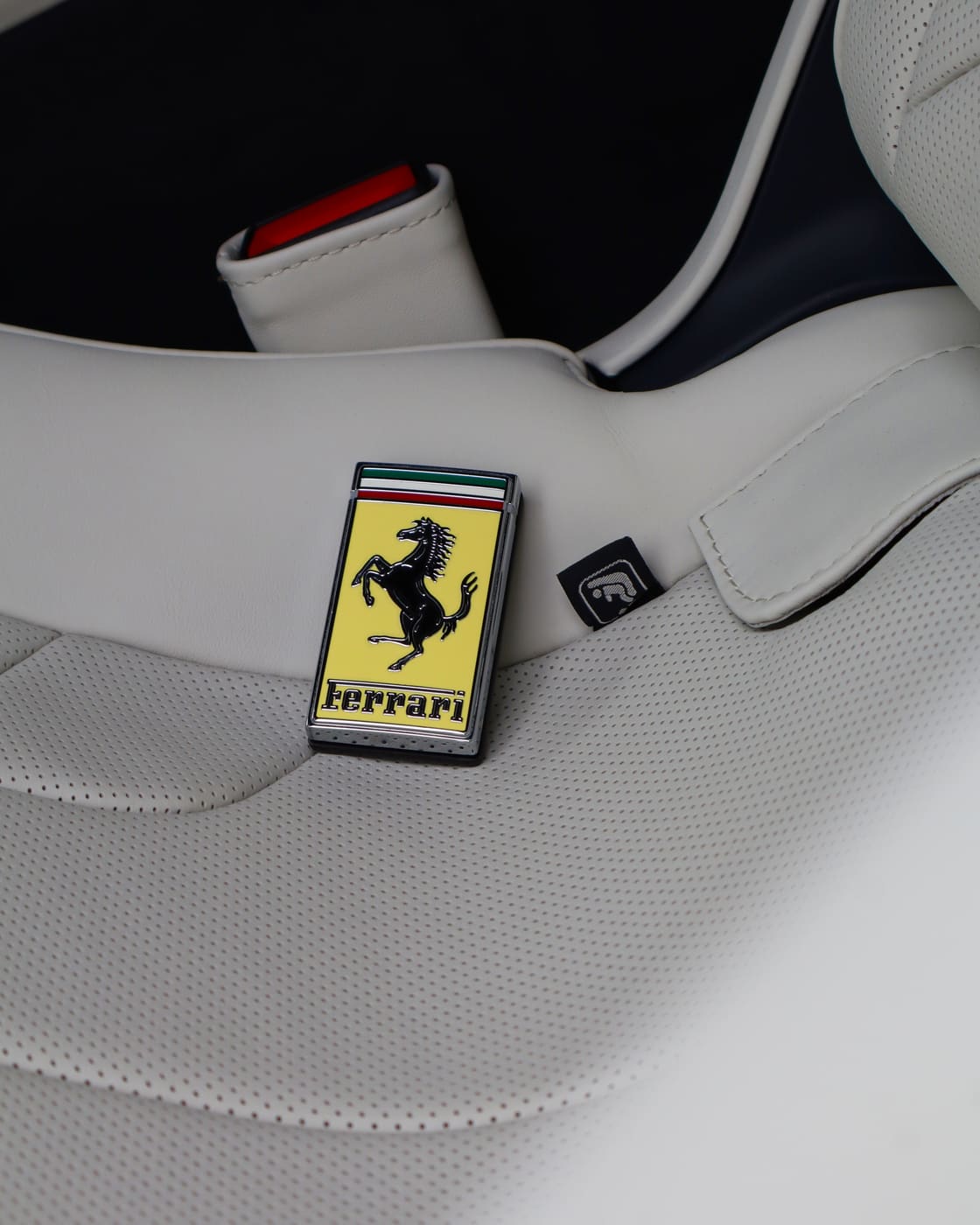 Ferrari Purosangue — Detailing Interno completo
